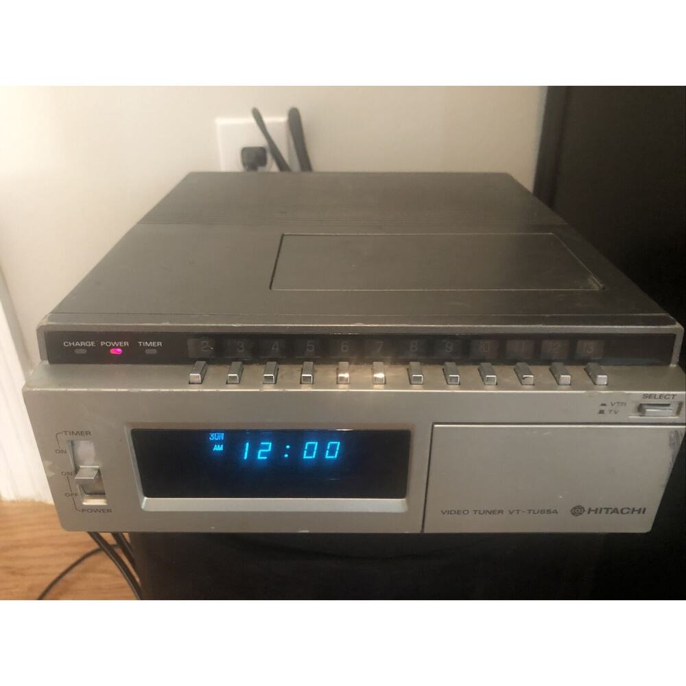 Vintage Hitachi Video Tuner / Syntonisateur Video Model VT-TU65A Powers Up